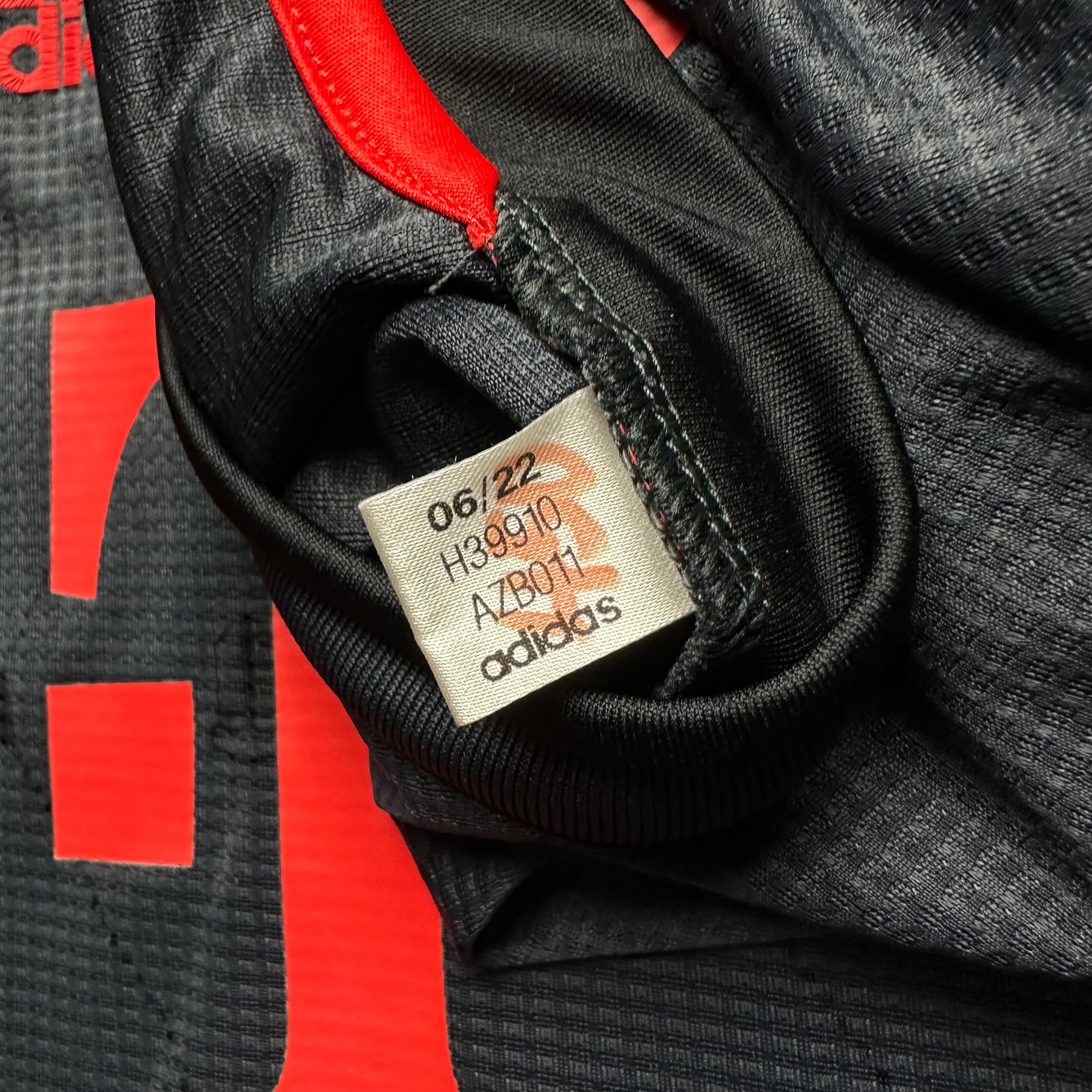 Bayern Munich 2022-23 Third Shirt (S) Kimmich #6