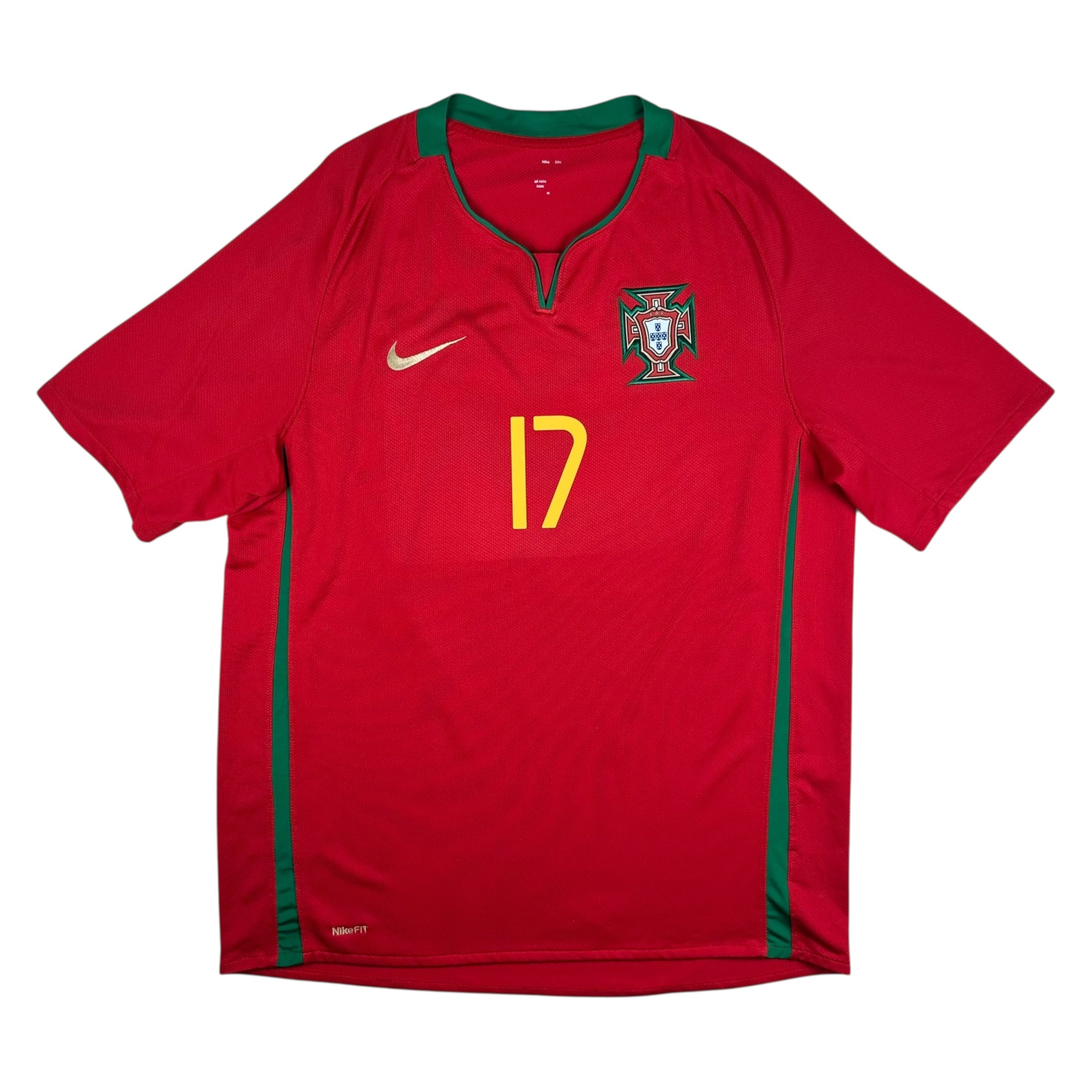 Portugal 2008 Home Shirt (L) Quaresma #17