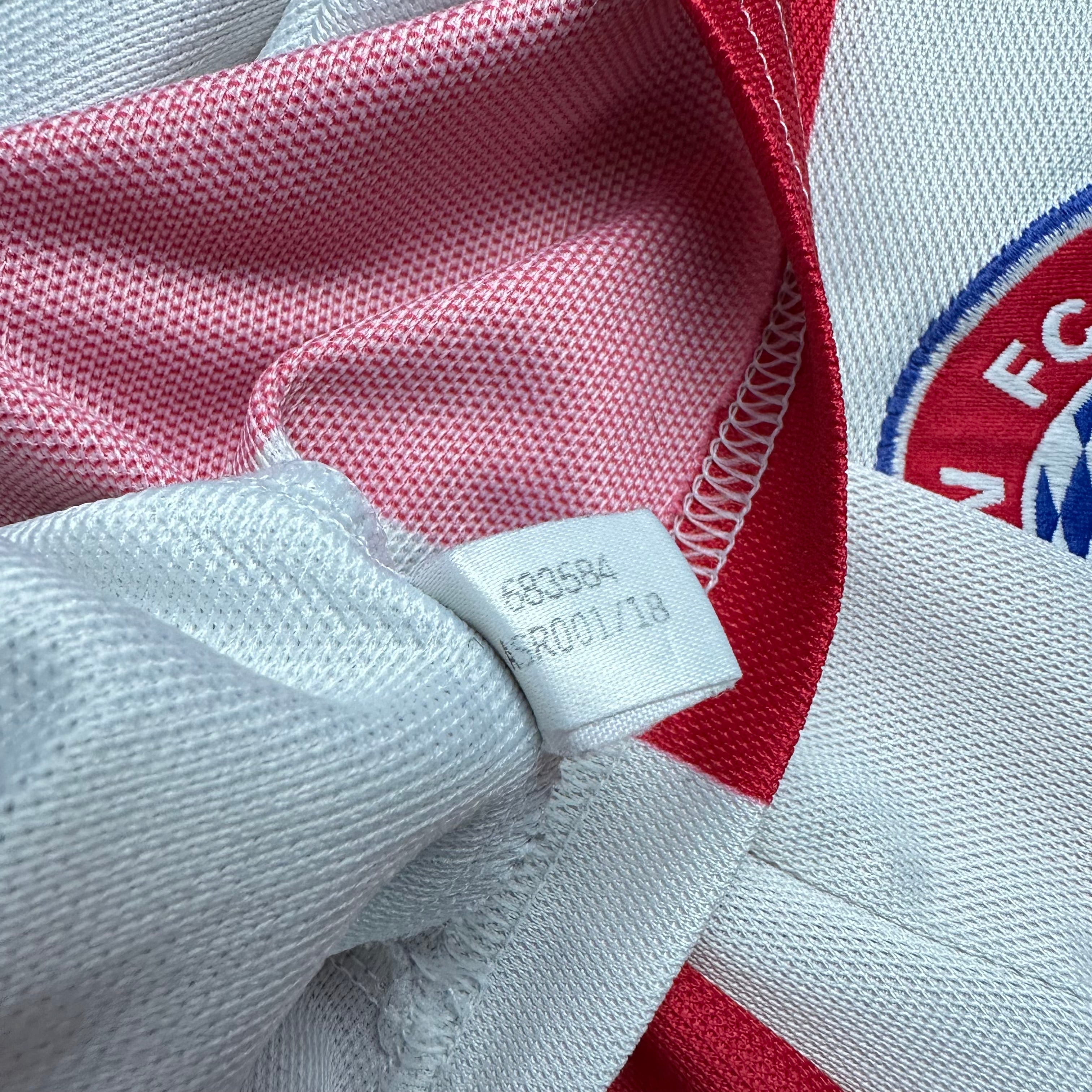 Bayern Munich 2000-01 Away Shirt (M)