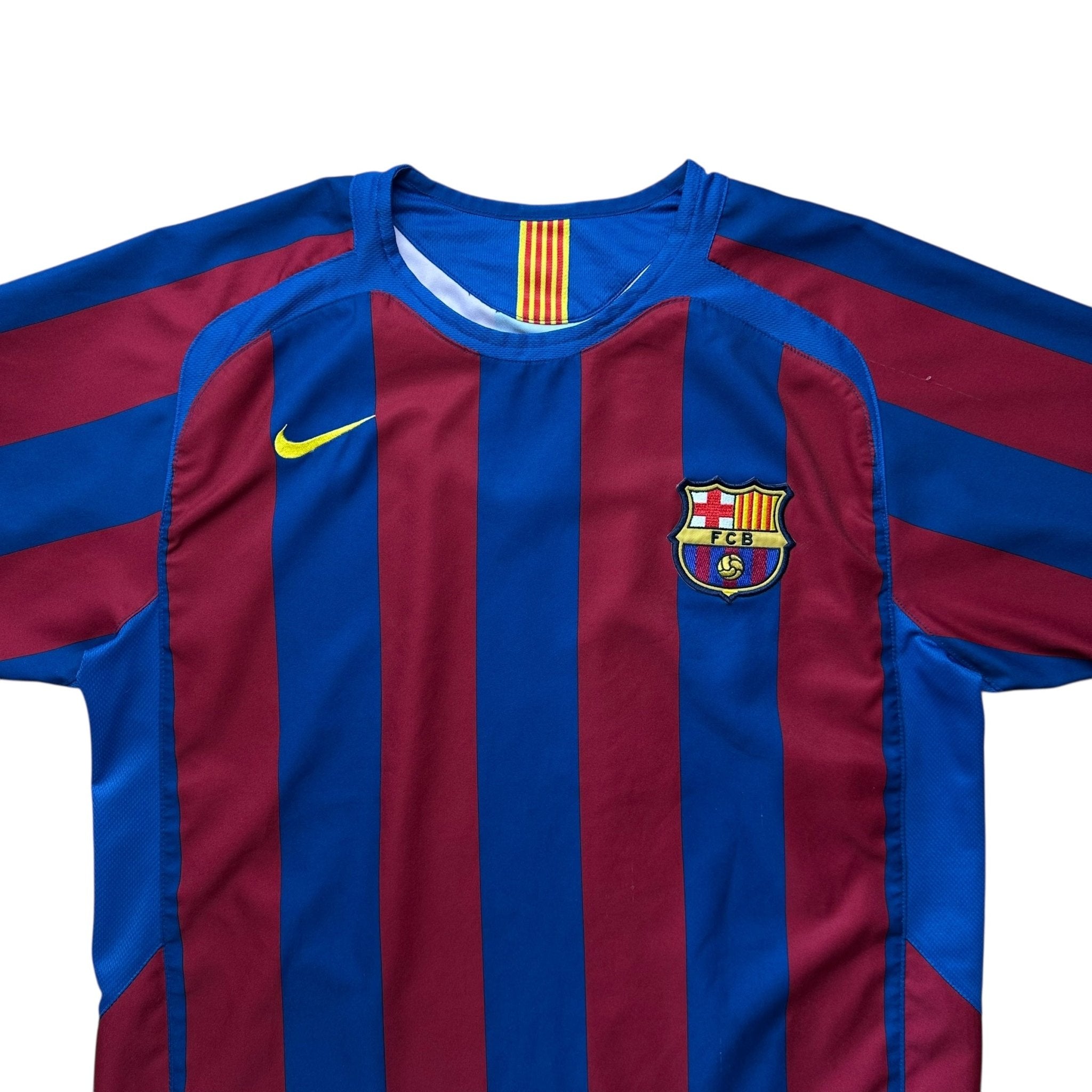 Barcelona 2005 - 06 Home Shirt (M) Messi 30 - Kitplug