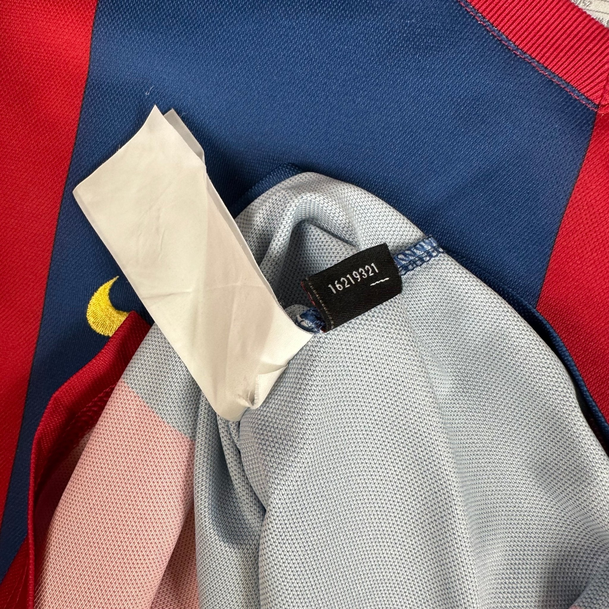Barcelona 2006-07 Basic Home Shirt (M) Messi 19 - Kitplug
