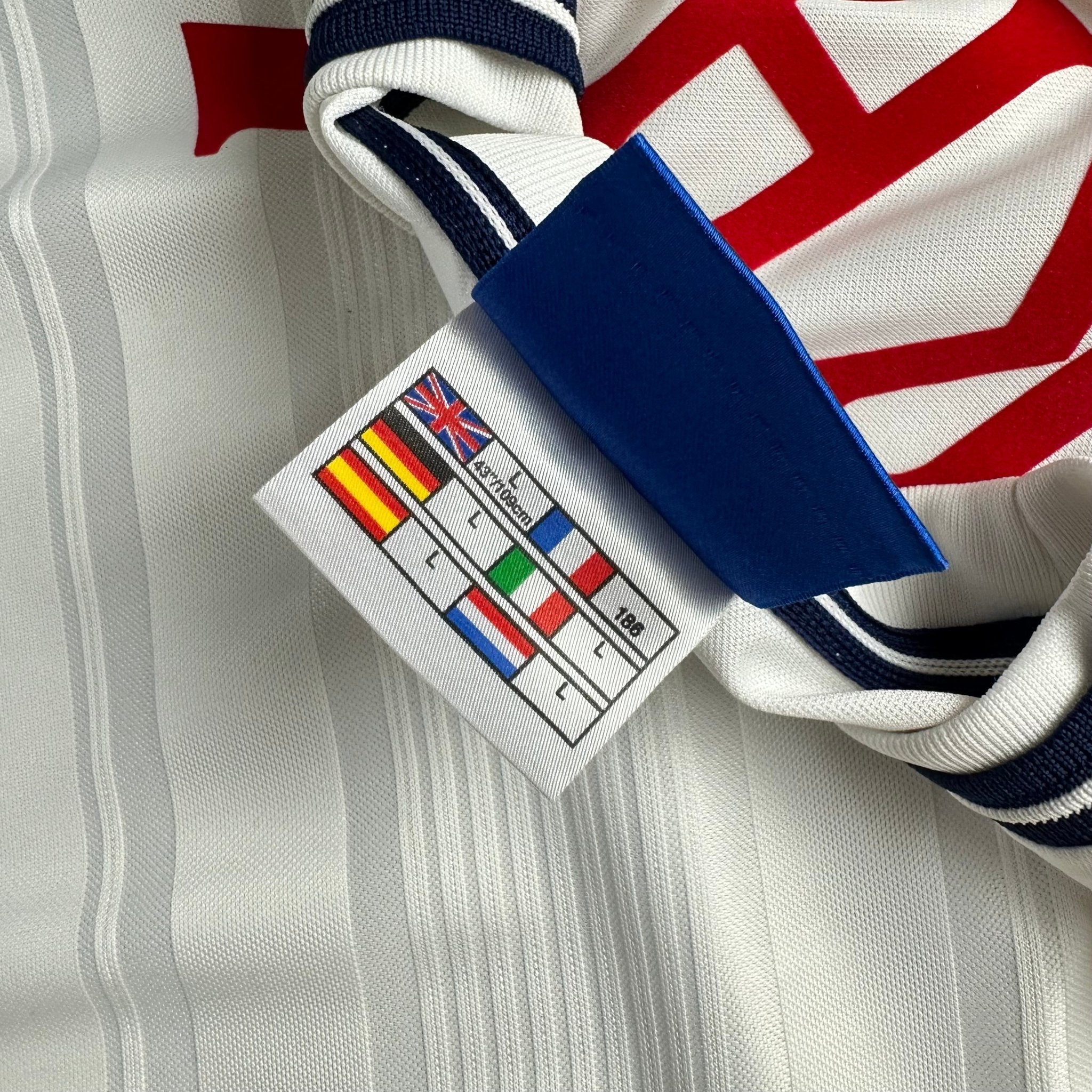 England 2000 Home Shirt (L) Beckham 7 - Kitplug