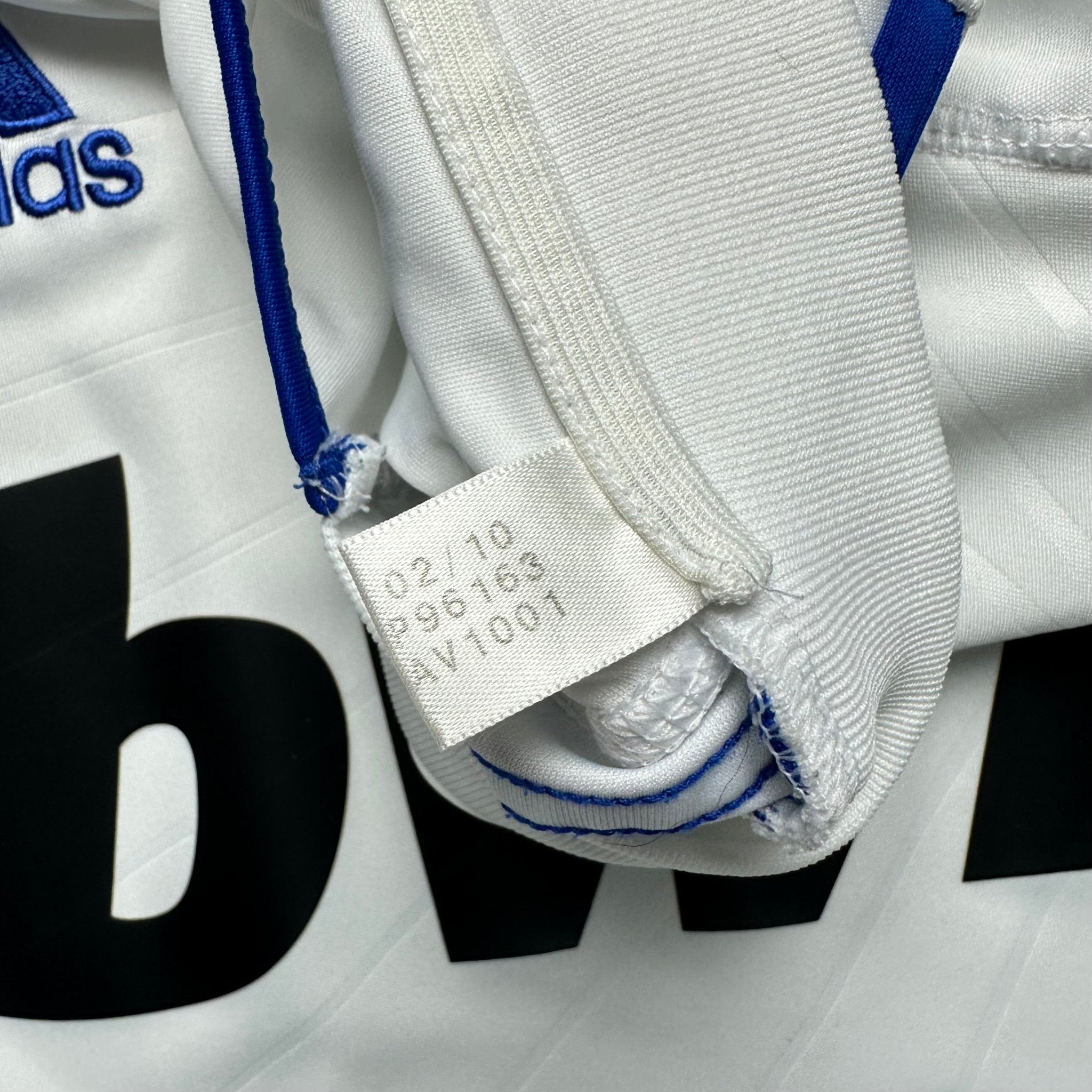 Real Madrid 2010 - 11 Home Shirt (S) Kaka 8 - Kitplug